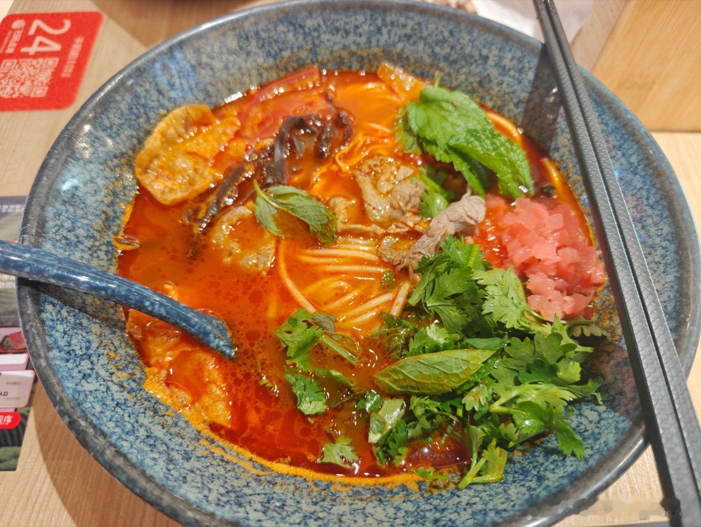 吃米线[馋嘴]随手拍美食好好吃饭 ​​​