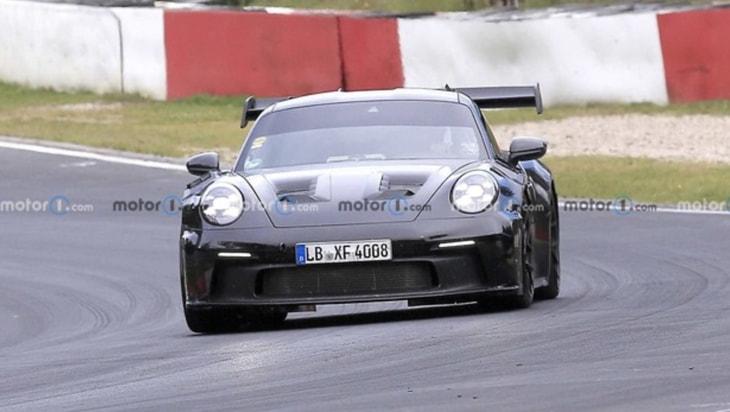 【保时捷911 GT3 RS最新路试谍照曝光 有望今年末正式亮相】日前，行车视线