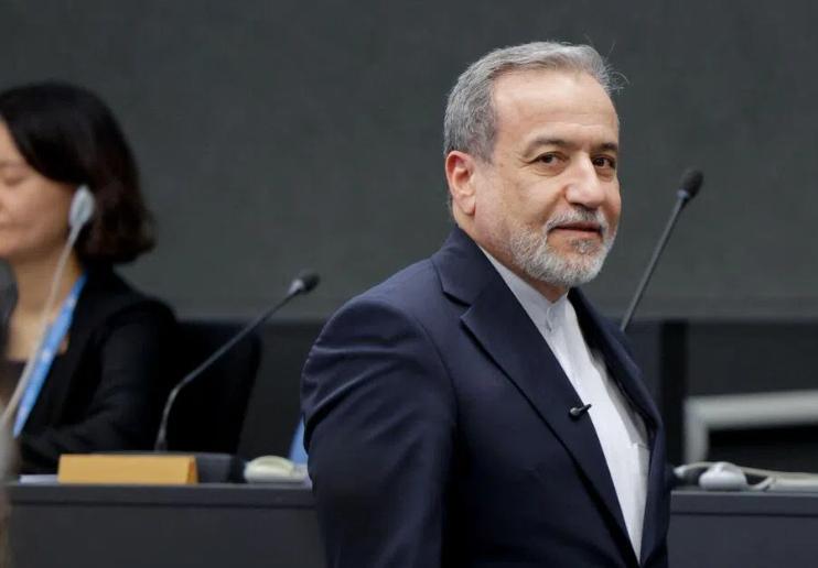 巴基斯坦救了伊朗议长与外长。

国际政坛又爆一则牵动中东神经的重磅消息。伊朗议长