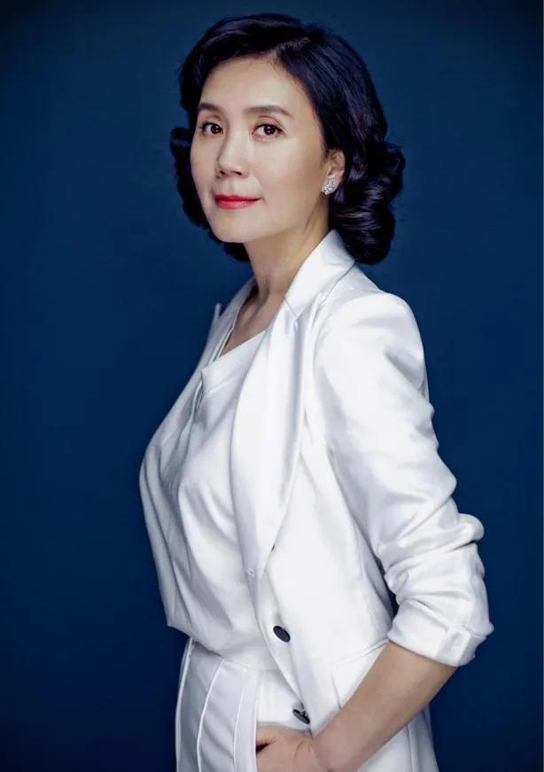 演员，严晓频说，当初《北京人在纽约》剧组到纽约拍戏的时候，其实当时在华人社会是一