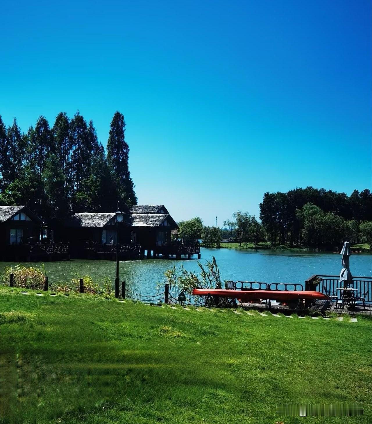杭州市萧山区湘湖沐心岛房车度假营，位于‌萧山区湘湖越王路 ，是湘湖旅游度假区内集