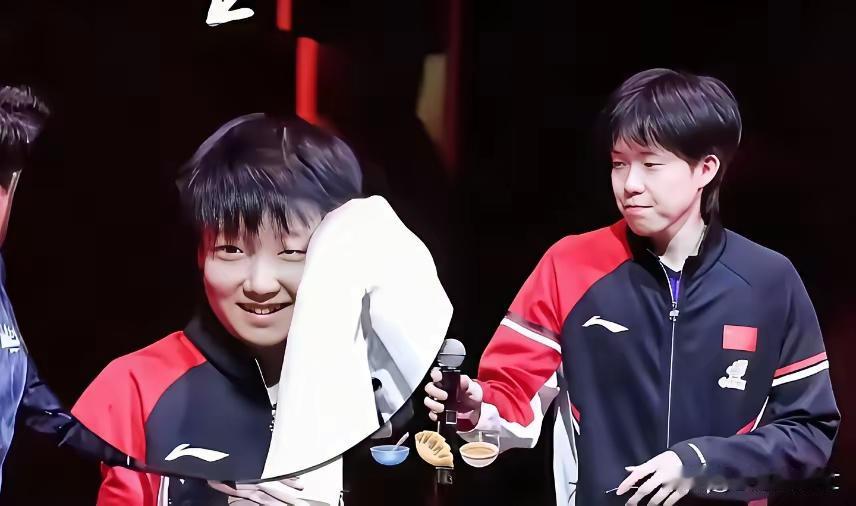 网上有句名言：
累不累
想想莎莎老前辈！

还有一句名言：
莎头出征
寸草不生…