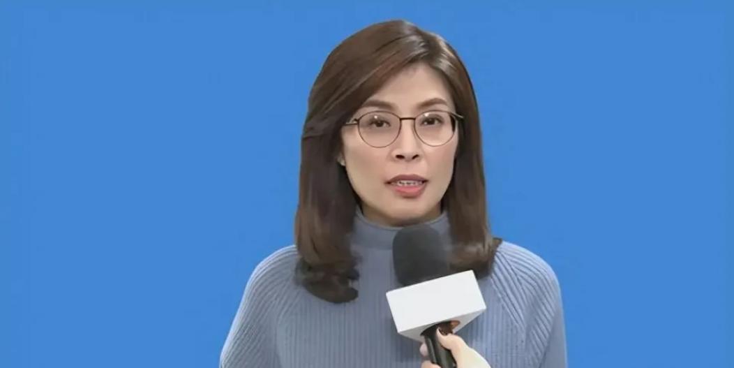 北京这次干脆利落地出了手。郑丽文刚在岛内被围攻，大陆反手就拉了她一把，直接把访问