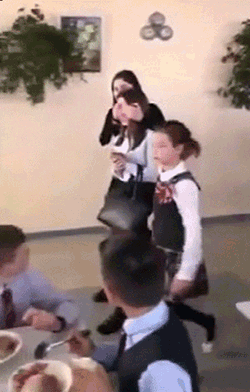 小孩：我又做错了什么？