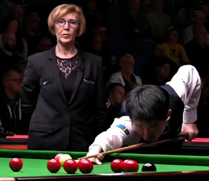 常冰玉再轰单杆破百100分，零封布雷切尔赢下第4局，大比分3-1领先中场休息。