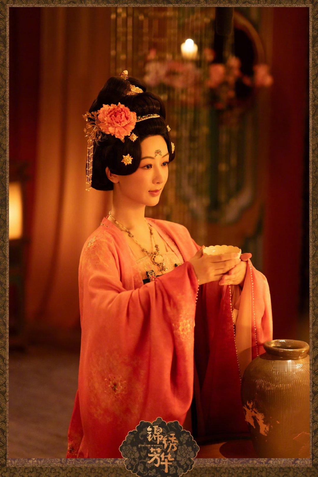 杨紫腾讯芒果爱奇艺的剧都获得提名 杨紫三个平台的剧都获得提名 杨紫三大平台的剧都
