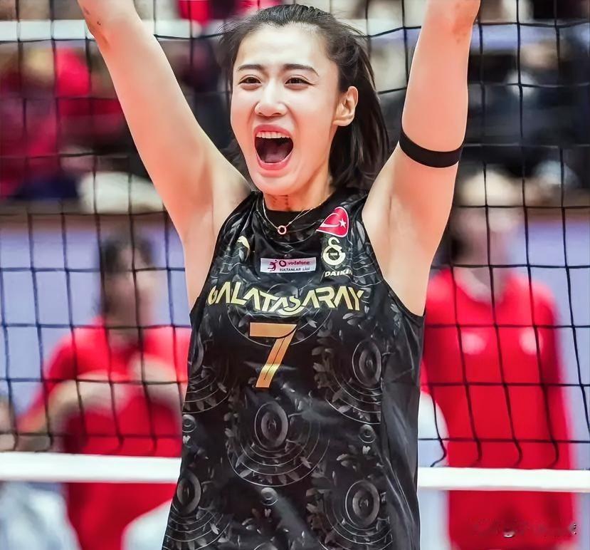 加拉塔萨雷 3:1 斯图加特 
（25-12 21-25 25-16 25-10