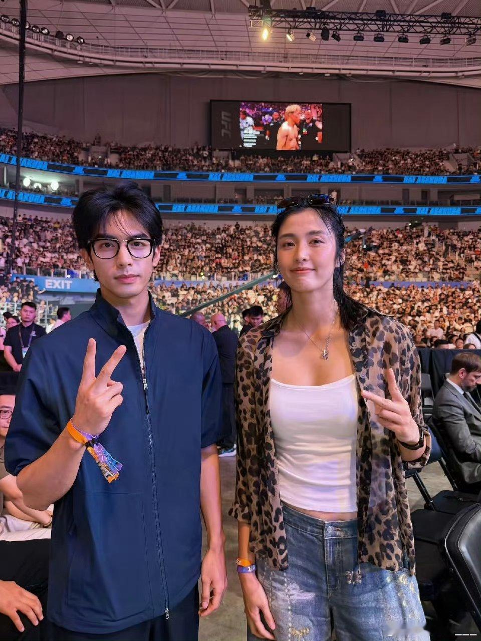 宋威龙赵丽娜合照宋威龙赵丽娜合影 好帅的两个人 ​​​