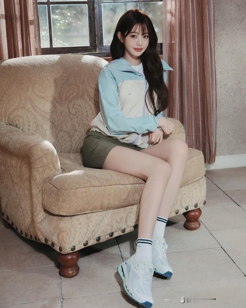 张元英，2004年8月31日出生于韩国首尔，身高173cm，毕业于首尔表演艺术高