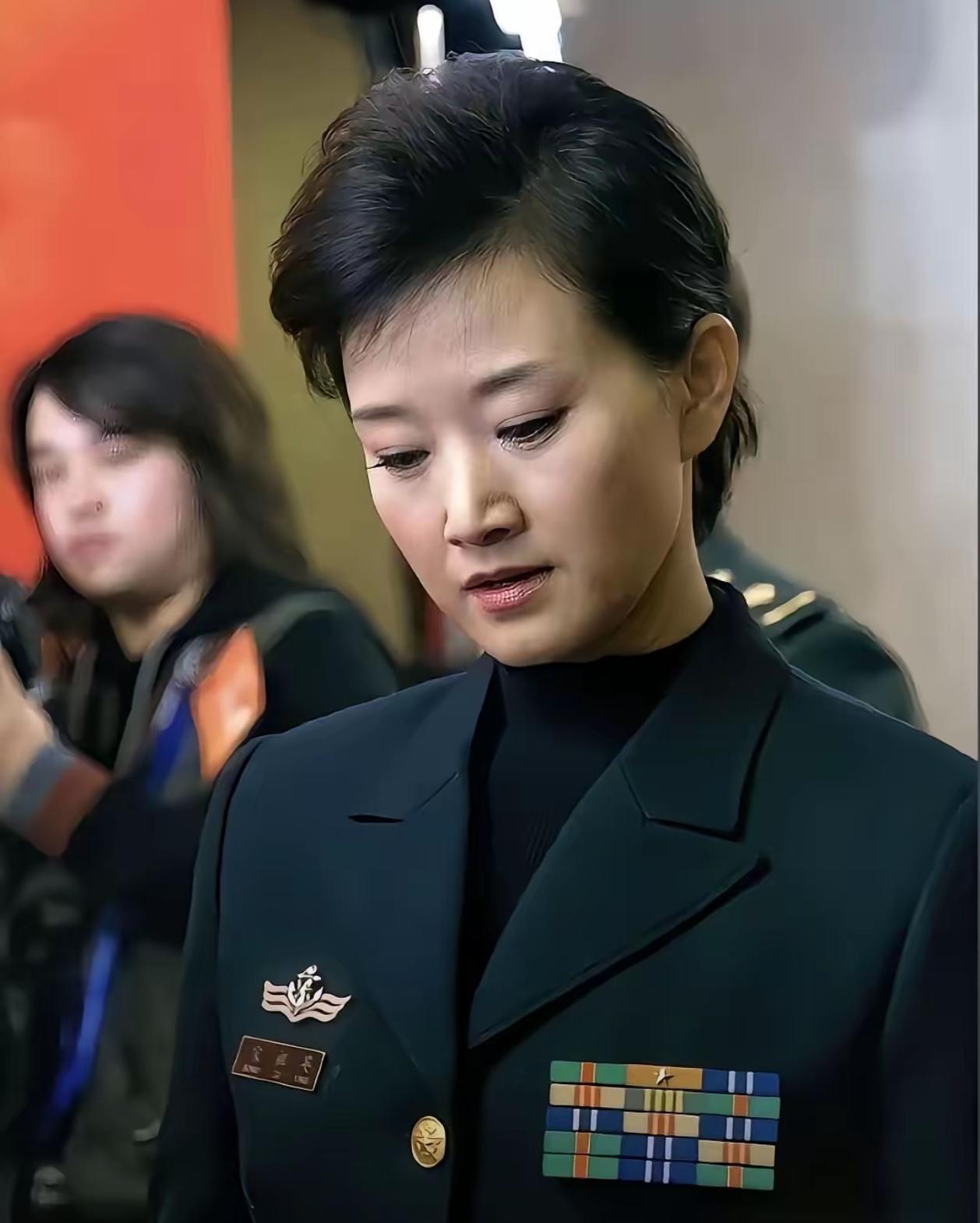 一首《好日子》火遍大江南北，家喻户晓。如今她已经六十岁的年龄，却容颜未改，气质愈