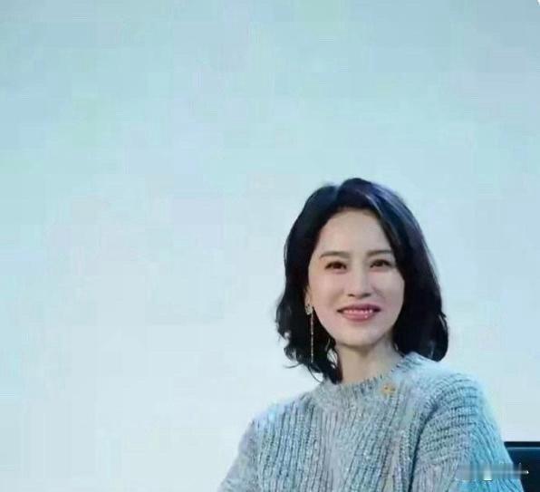 海清现在越来越美啦！越来越有韵味啦！！！ 
