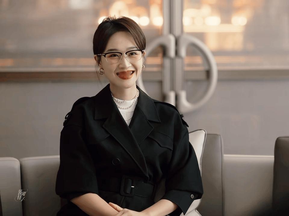#谁给蓝盈莹递个爽文本子# 蓝盈莹算是在飒爽上弯道超车了，前有《玫瑰的故事》关芝