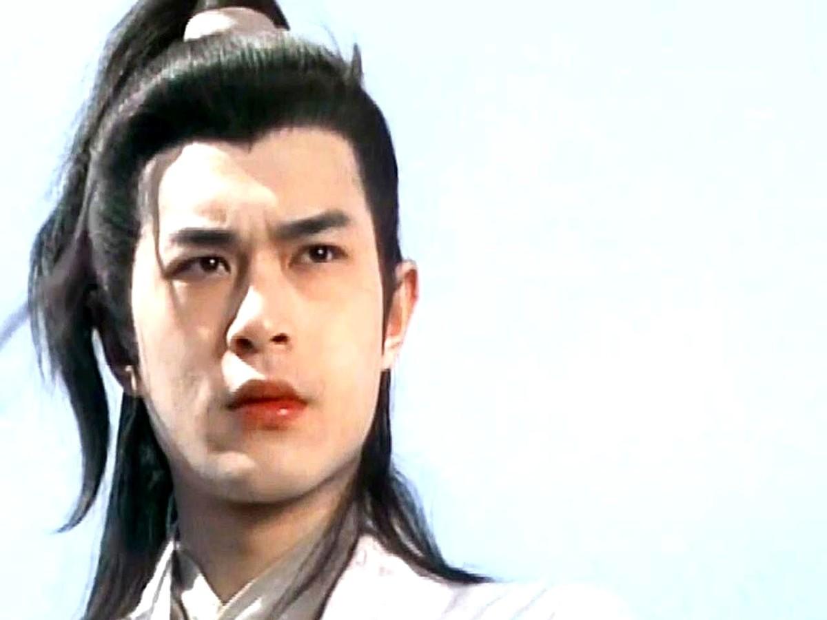 别再吹神仙爱情了，杨过对姑姑是创伤性依恋。

心理学上讲，这叫“创伤性依恋”。想