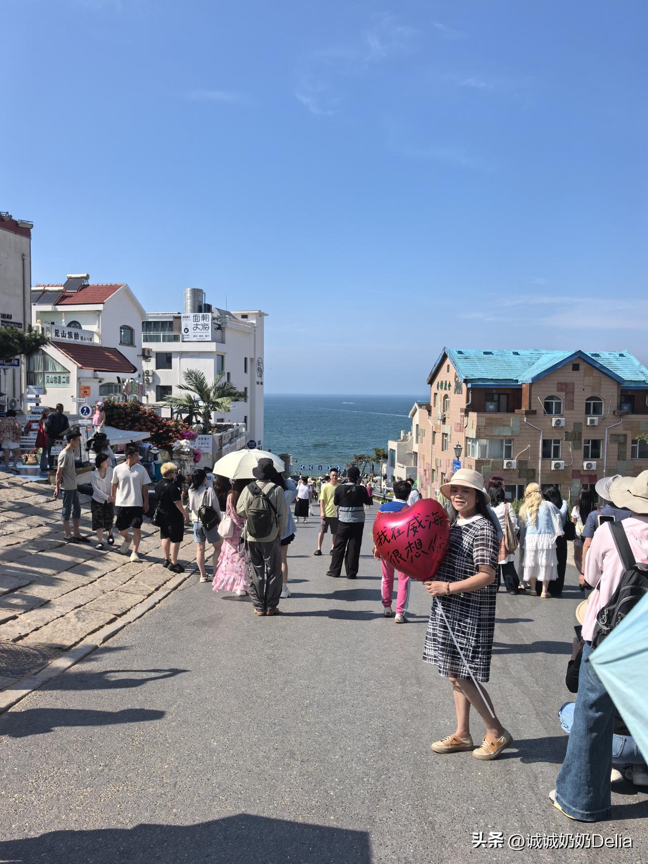 昨天威海第三、四站：
​打卡猫头山、火炬八街、国际海水浴场。
不大明白火炬八街为