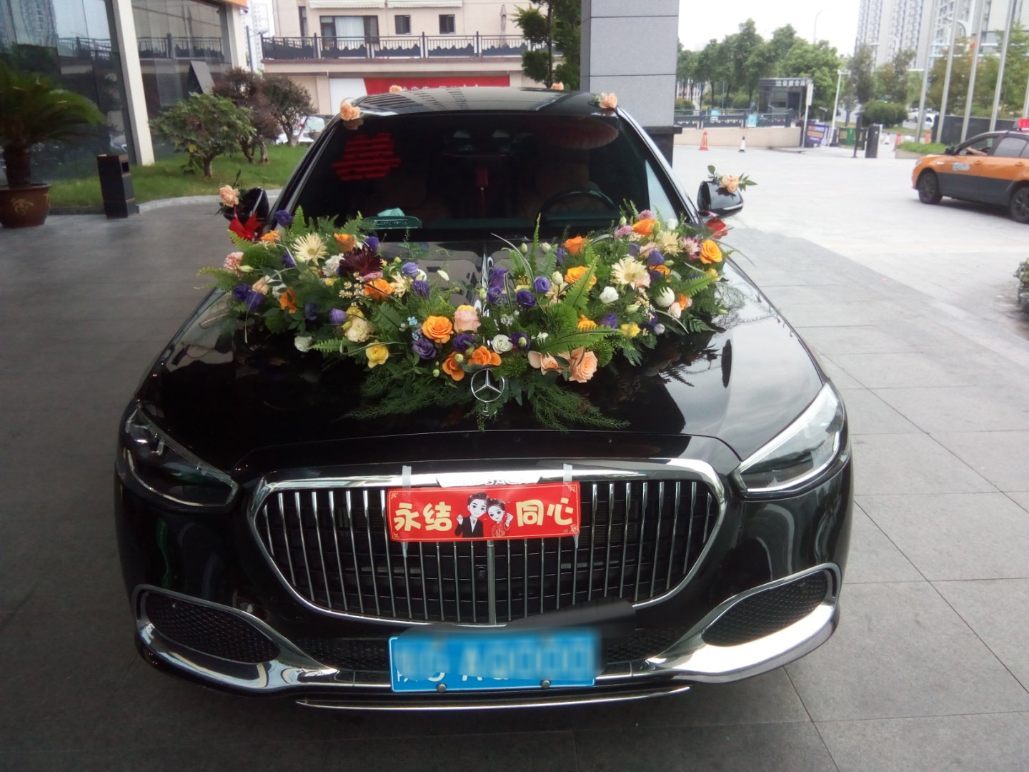 汽车汽车街拍我与汽车的日常奔驰s 奔驰系列。 安康·明江国际酒店