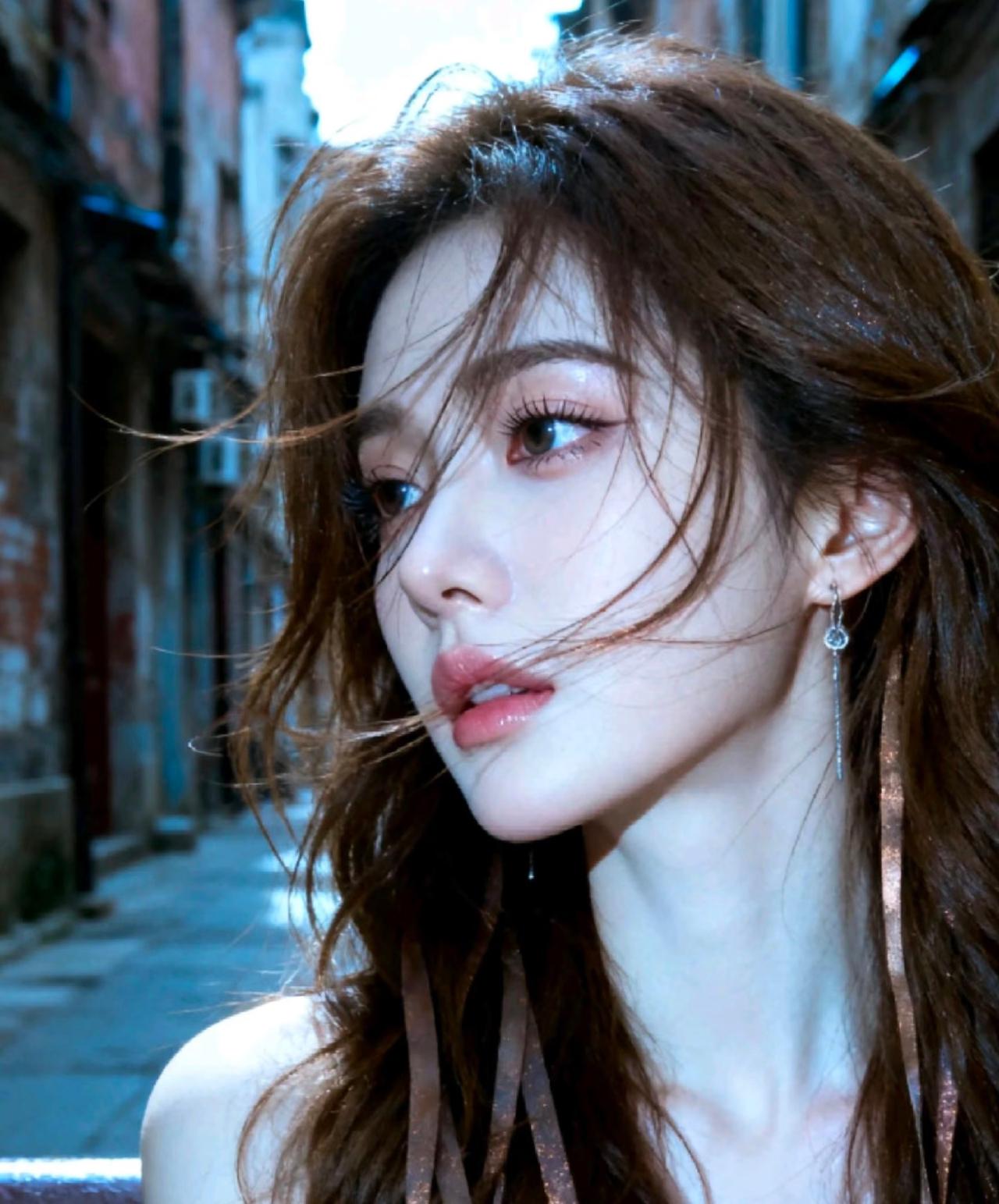 路与他人各不相同，
不必听风就动容。