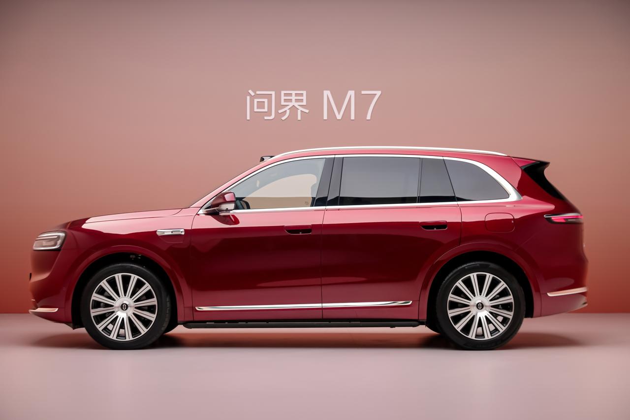全新问界M7以全能之姿，冲击豪华SUV市场
全新问界M7于阳澄湖悦榕庄举办的品鉴