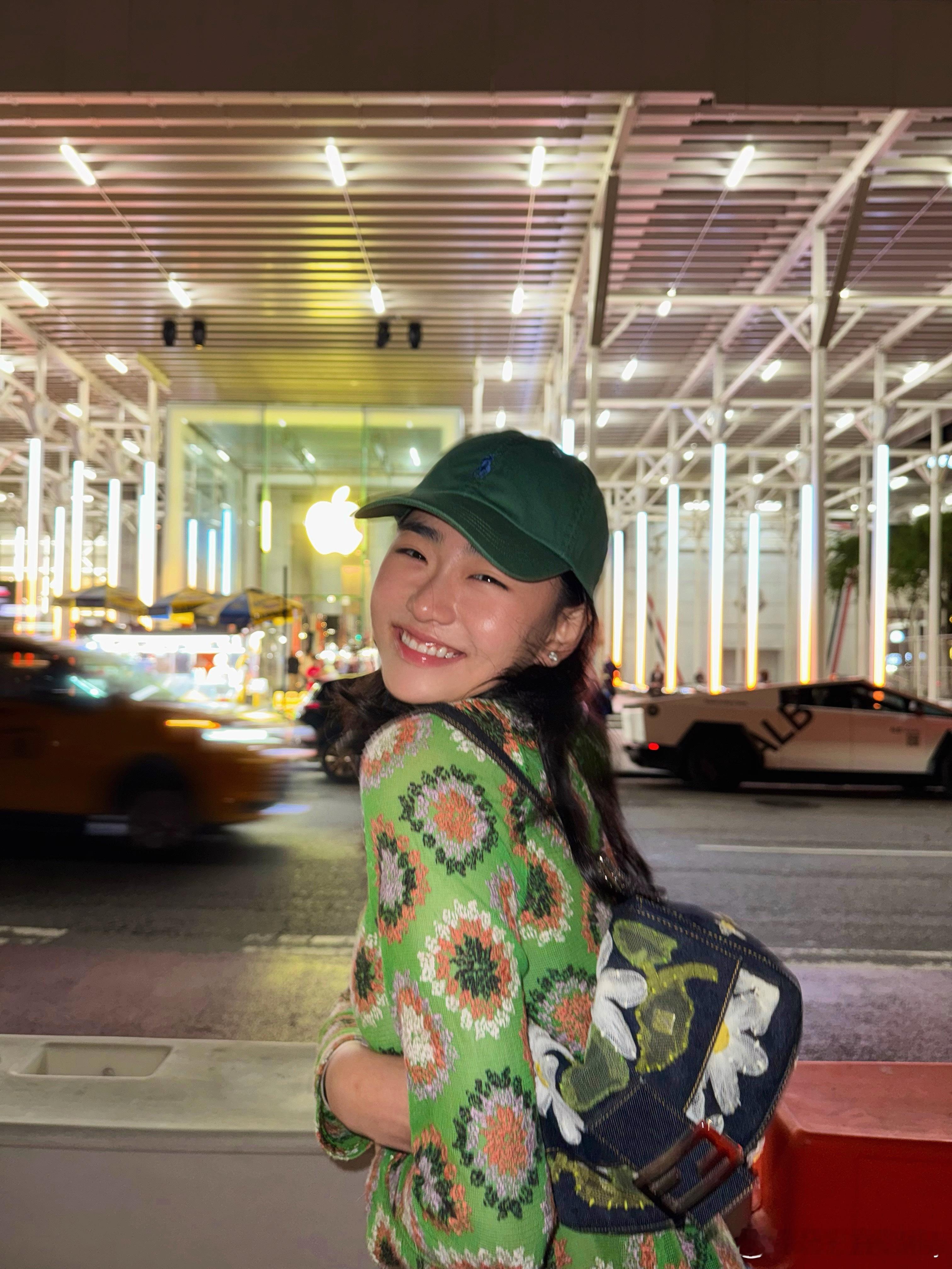 着迷于纽约的夜景💚🌃  ​​​
