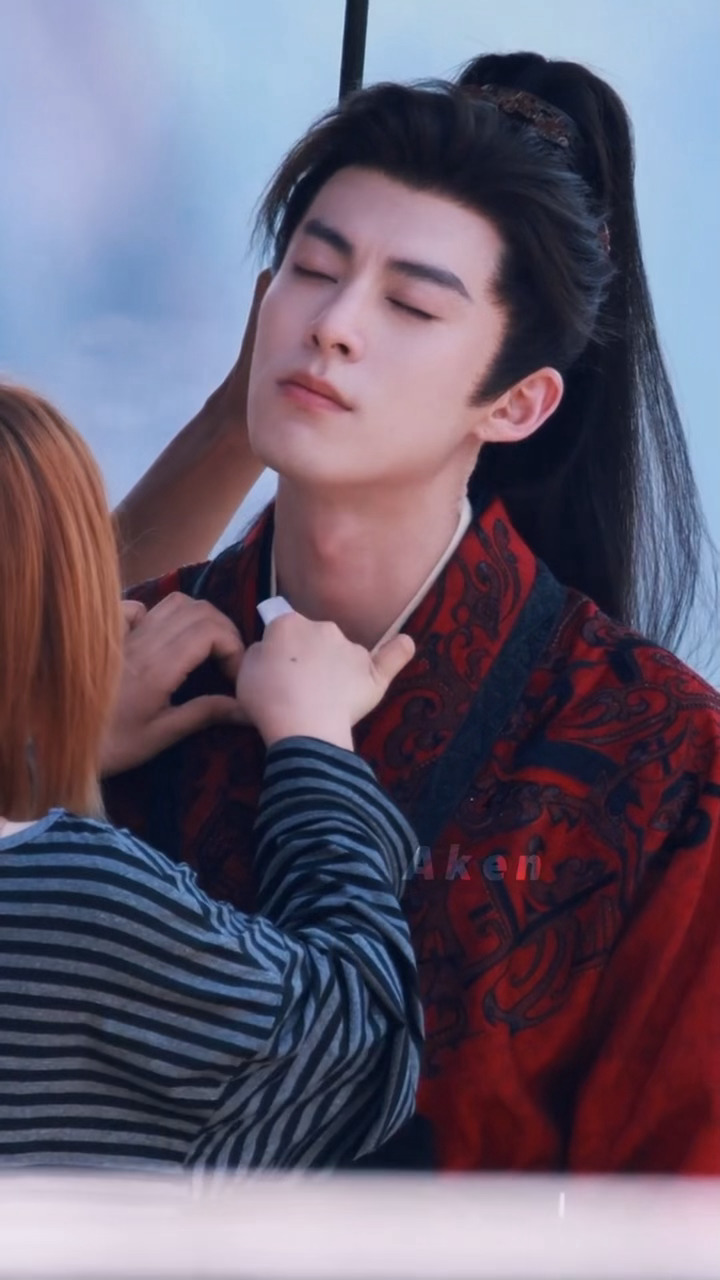 看完P1想扑先看看P2，还是个孩子（cr📕Aken）王鹤棣谢景行