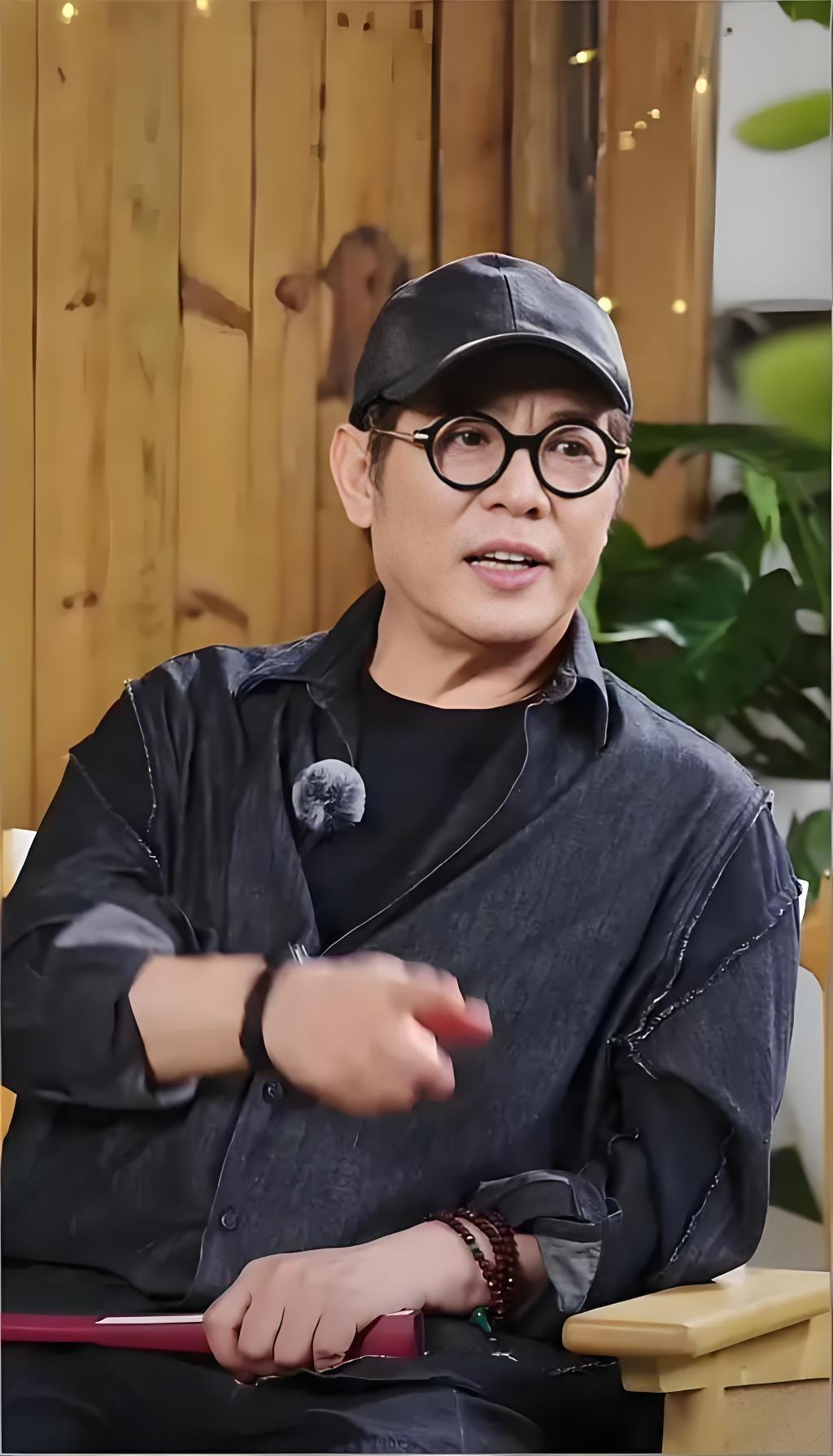 李连杰：当下即人生战场

李连杰，武影传奇。当下，他或许褪去银幕上的锋芒，却以更