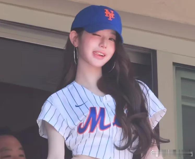 张元英 MLB 开球火到国外！“耳环消失术” 刷屏，顶级自律有多可怕 