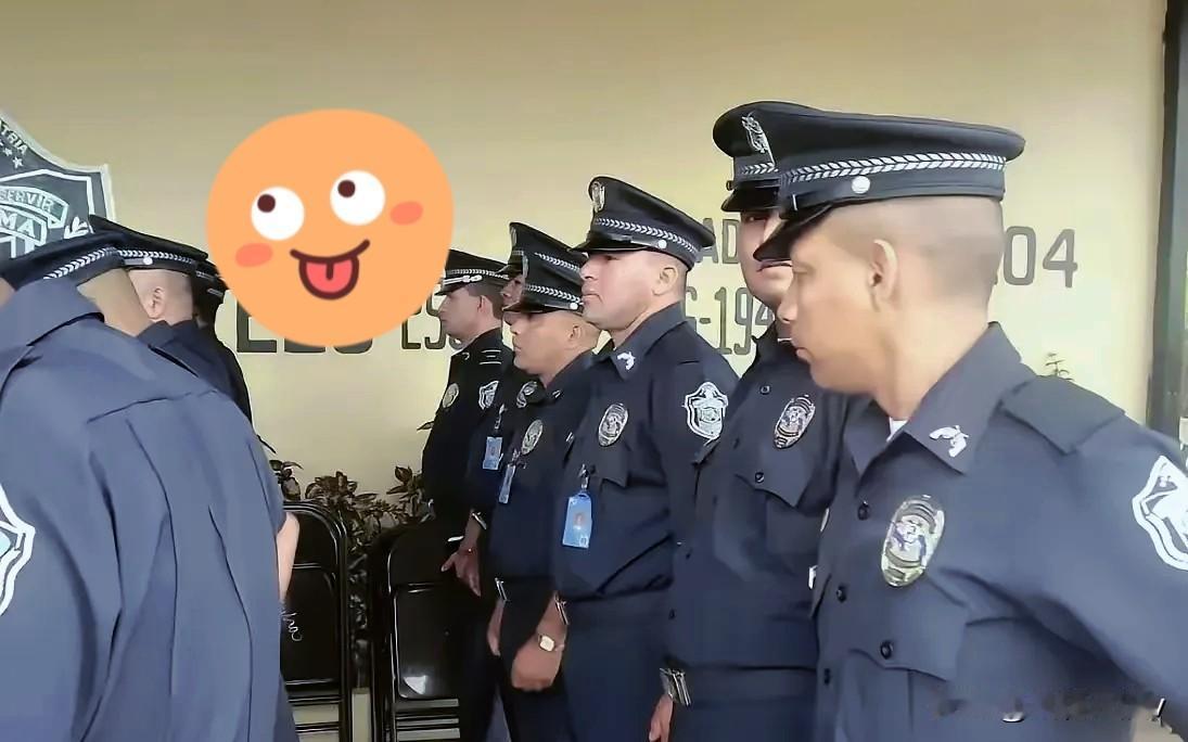 23日，巴拿马直接派人闯进长江旗下运营的巴尔博亚港和克里斯托瓦尔港两个货柜码头，