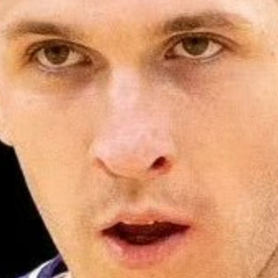 你还装摔倒吸引注意力？！！！哈哈哈哈哈哈哈哈哈哈 