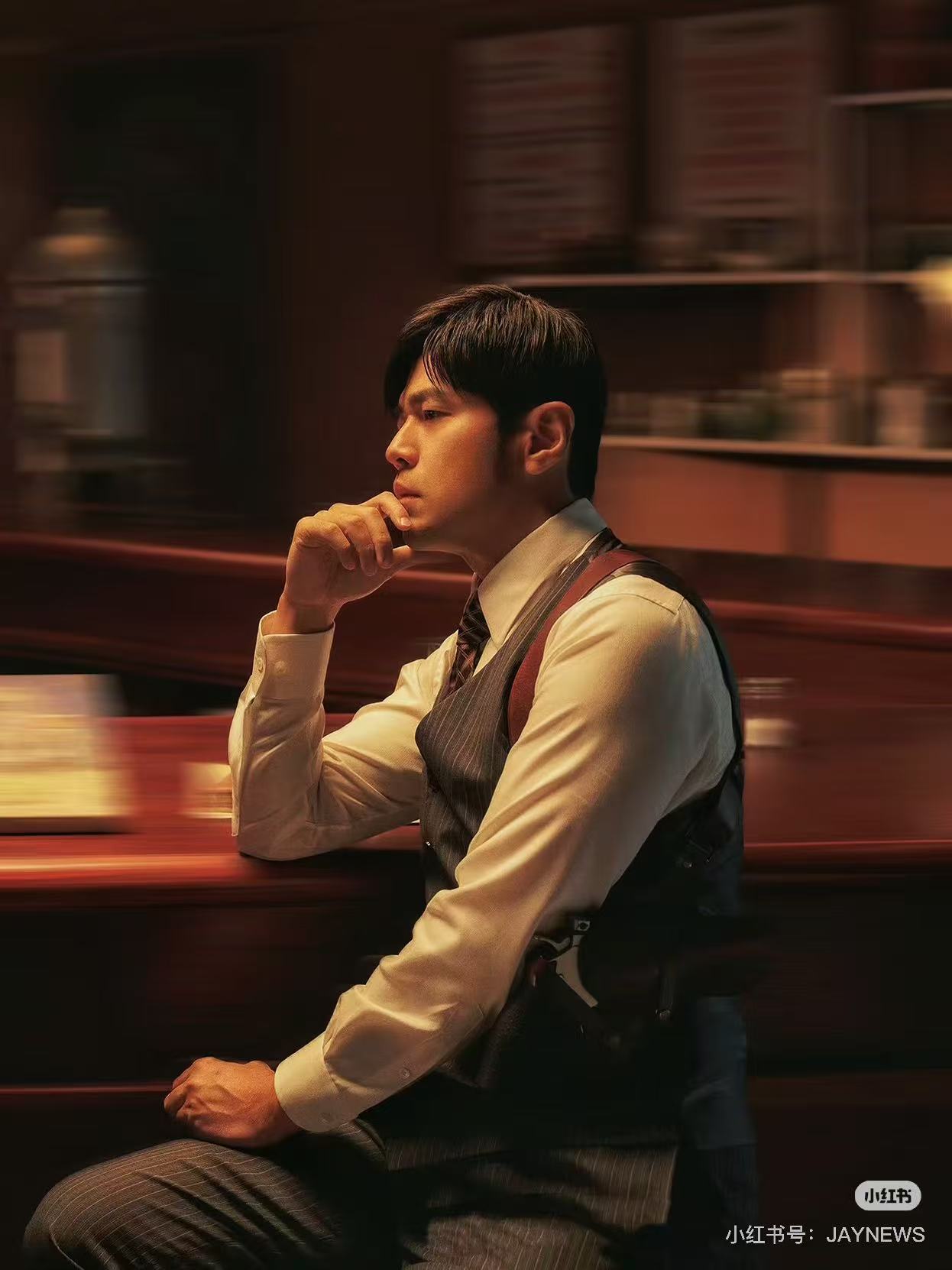 500元复刻周杰伦2000万MV周杰伦的歌还蛮好听的，新歌不错～ 