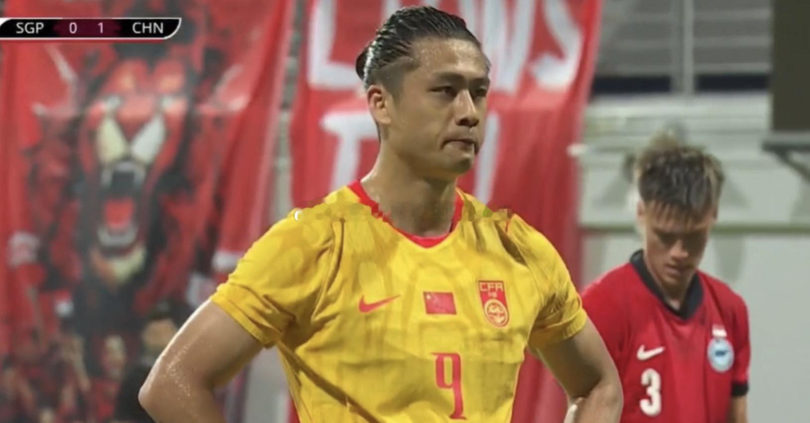国足vs新加坡 张玉宁点球破门 中国男足2-0领先新加坡 热点解读中超联赛
