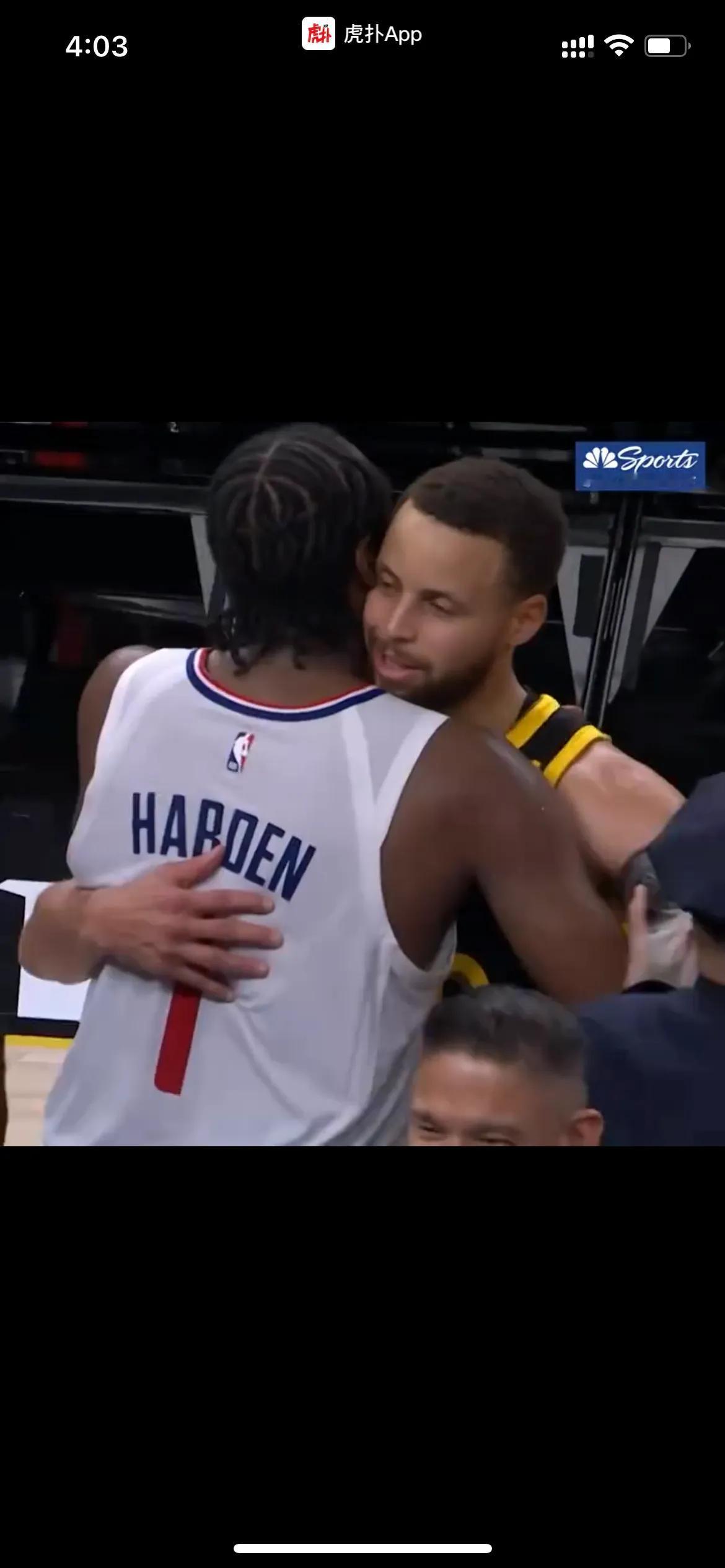 同样是mvp，库里终究是和哈登有差距。
勇士125-130不敌快船的比赛中，库里