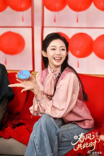 万千惠48票万千惠作为科班音乐剧演员，功底真的藏不住，全程稳稳跟上舞台节奏。乘风