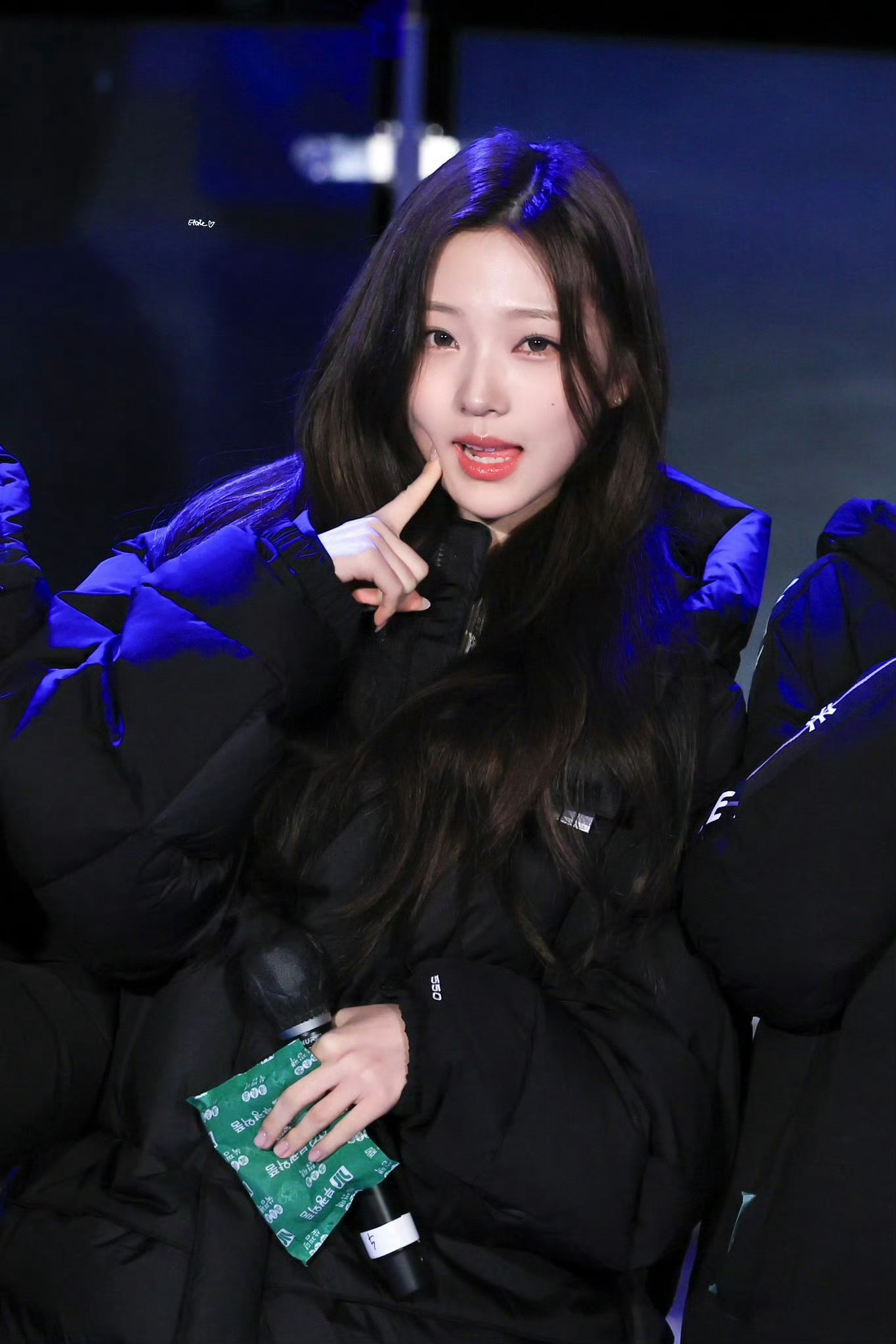 stella[超话] 251219 德饭店🖤棕发猫 ​​​