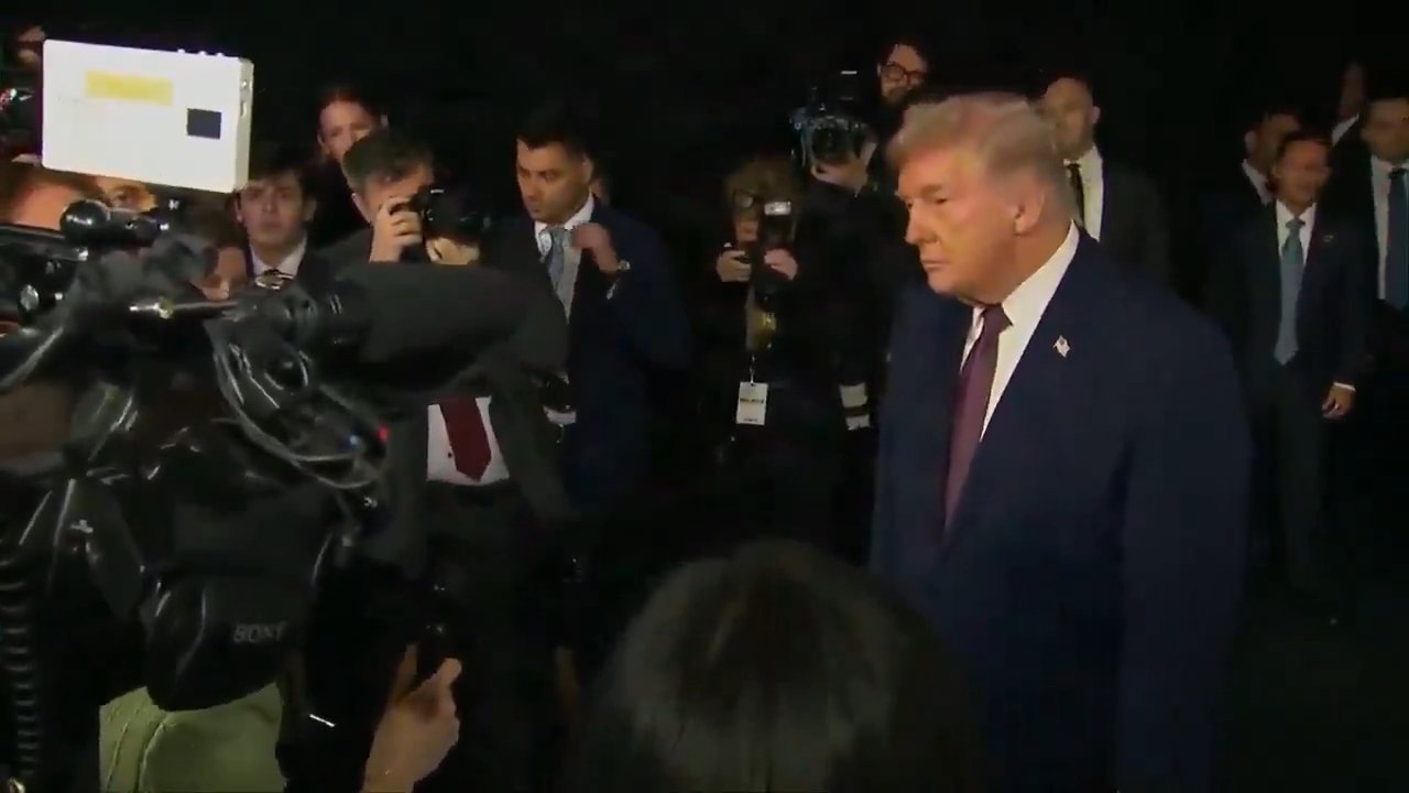 特朗普现在患有“红眼病”，对英国与中国开展商业合作不满。称这对他们来说非常危险，