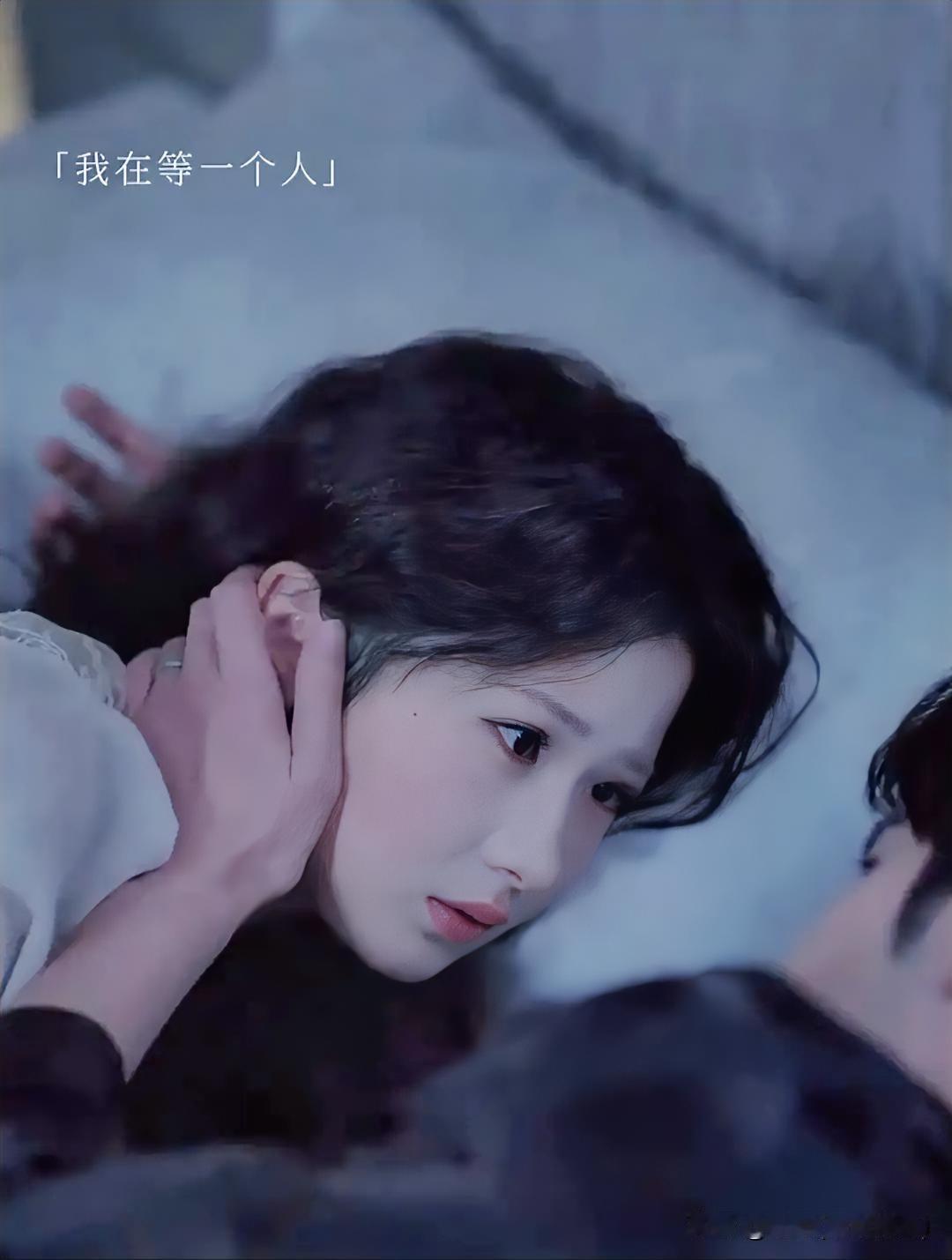 夜夜爱恋
文/刚柔

夜把月光揉成你的模样
我阖上眼，你就落入胸膛
数着窗外的星