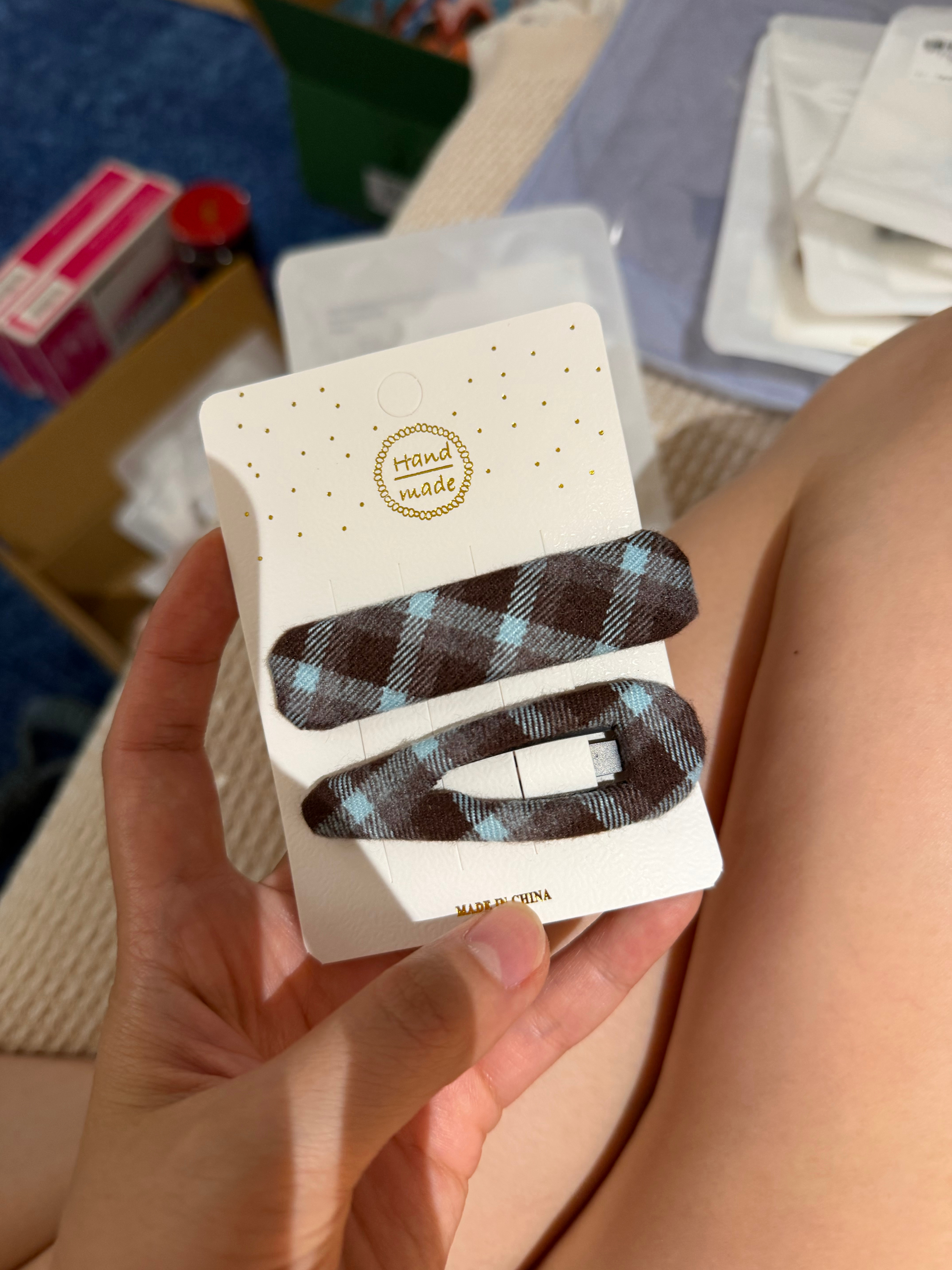 萝萝拉新品到啦，完全符合我的审美！等我用一用给大家反馈，咱们1111和发绳一起续