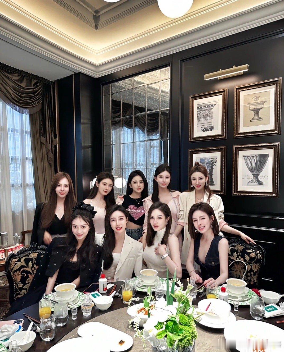 周复盘上周五12.20益民和中百的一字地板，继续带坏连扳。盘中轮动了微信蓝包、半