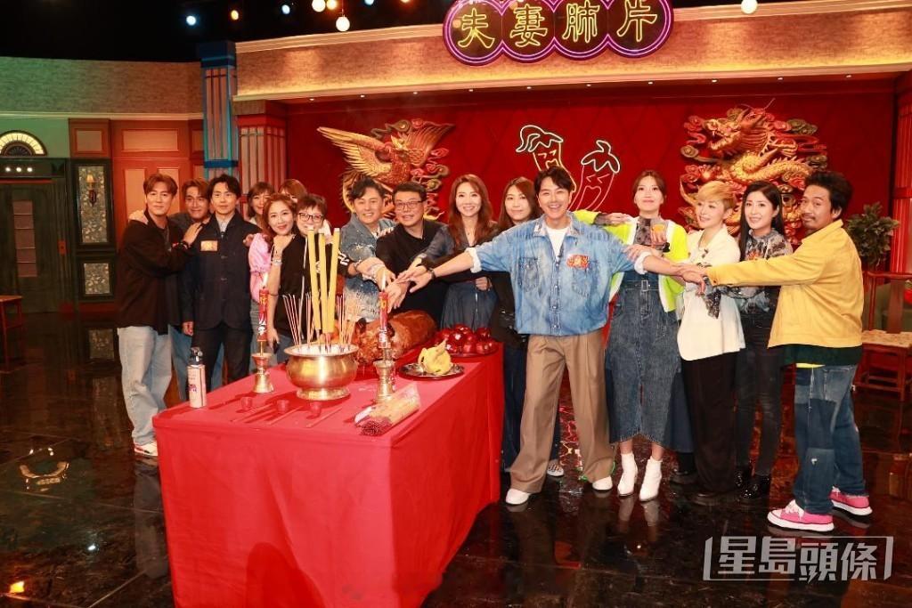 星岛：吴若希被封人妻战斗机，夜夜难见到丈夫自爆面临婚姻危机周家蔚自称不肯认输的航