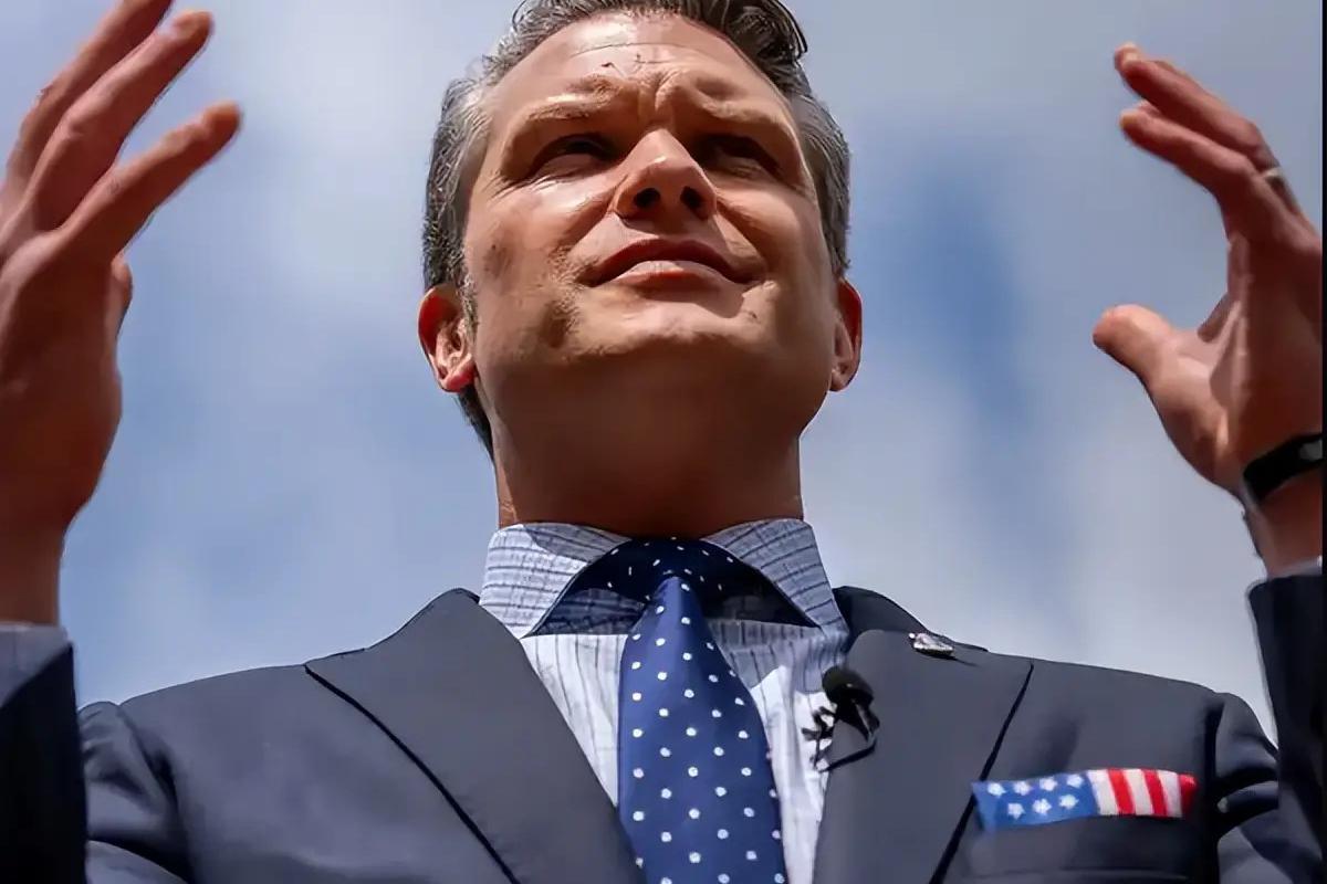 特朗普对国防部长赫格塞斯，究竟有没有失去信任，会不会炒赫格塞斯的鱿鱼？
我觉得，