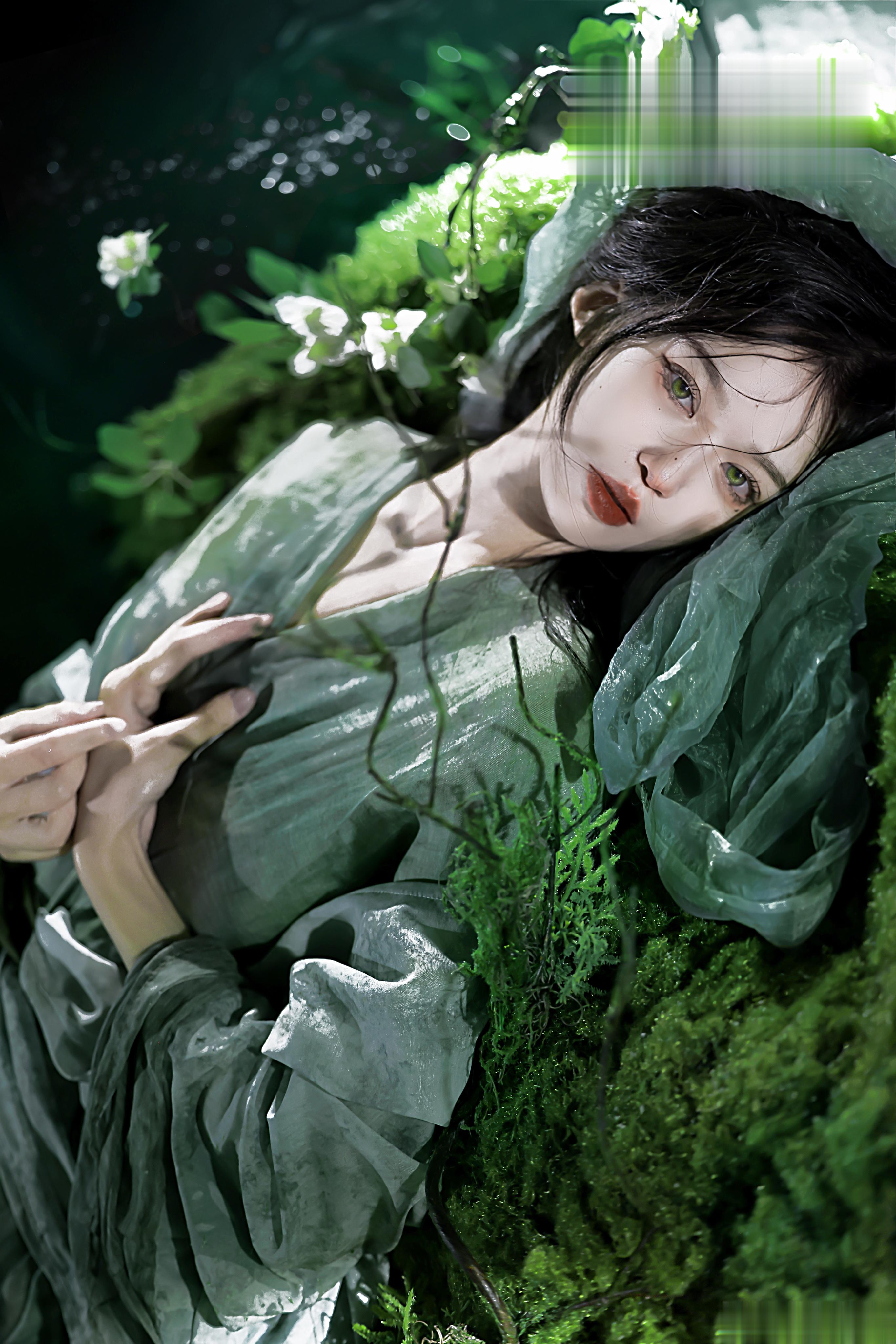 #摄影##写真# 绿色眼睛还是黑色？ ​​​