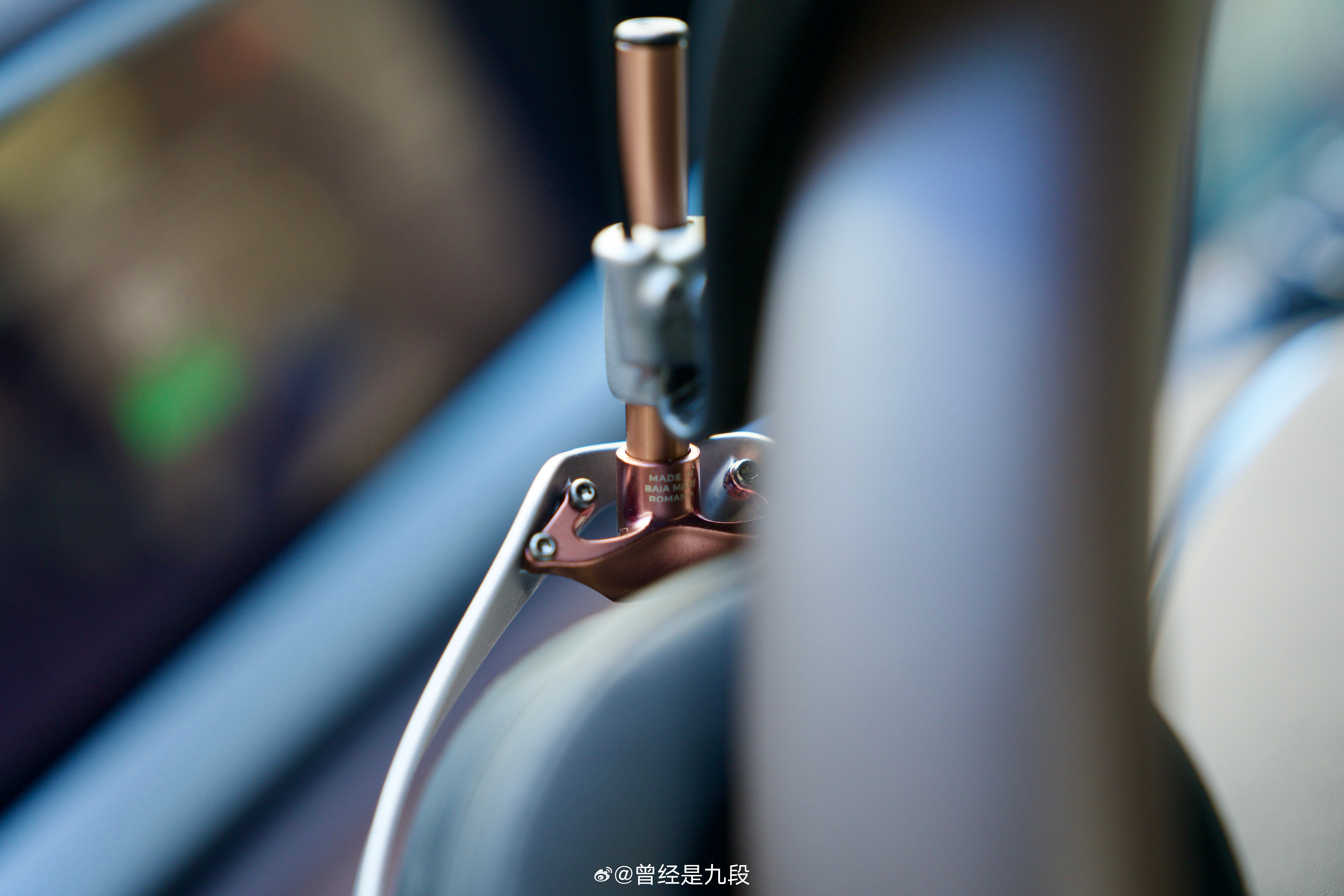 这个细节最能凸显MEZE耳机的别样精致，理工男欲罢不能的做工[doge]耳机发烧