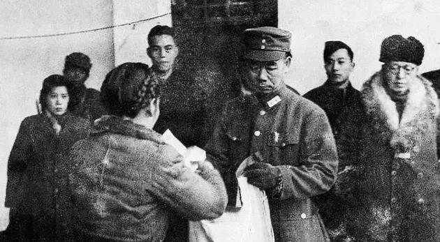 1950年3月，国军中将吴石被捕，6月，以“叛国罪”被枪毙。在他死后一周，16岁