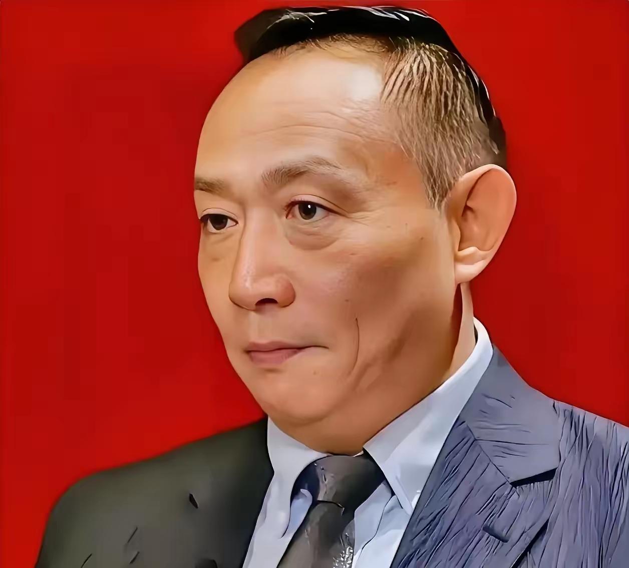 卢麒元这人，确实是条汉子。他把李鸿章那年头的老账翻出来，摆在太阳底下晒。目的直白