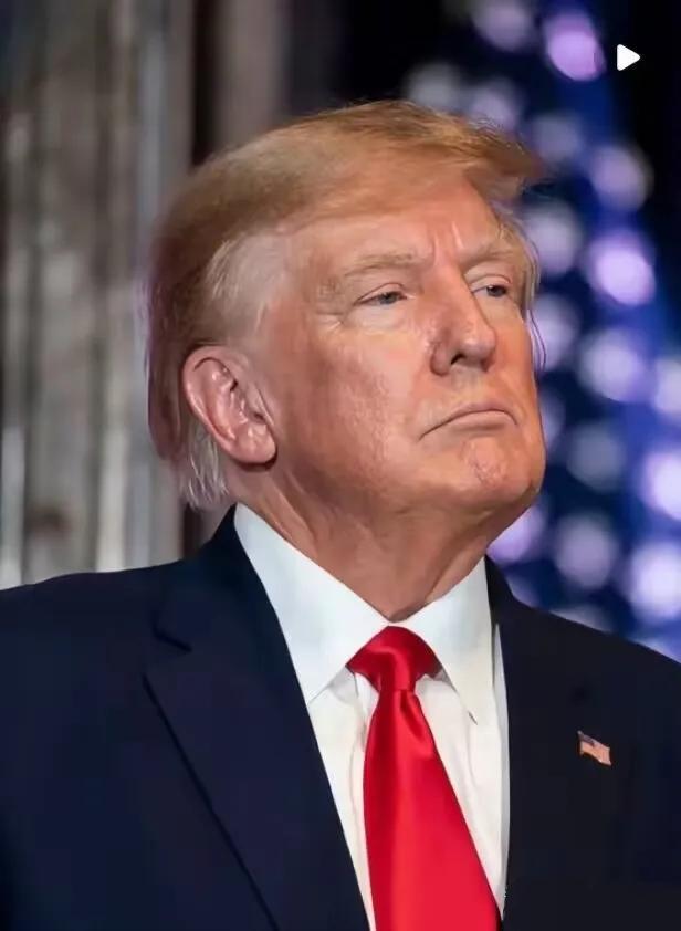 伊朗宣布！袭击美军林肯号航母。

2026年3月1日，伊朗伊斯兰革命卫队突然发布