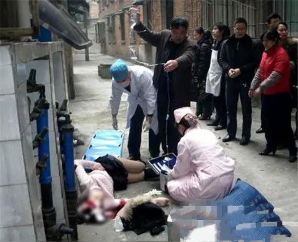 28岁高中女教师新婚当天，本应是幸福满溢的时刻，却不幸坠楼身亡，令人痛心惋惜。这