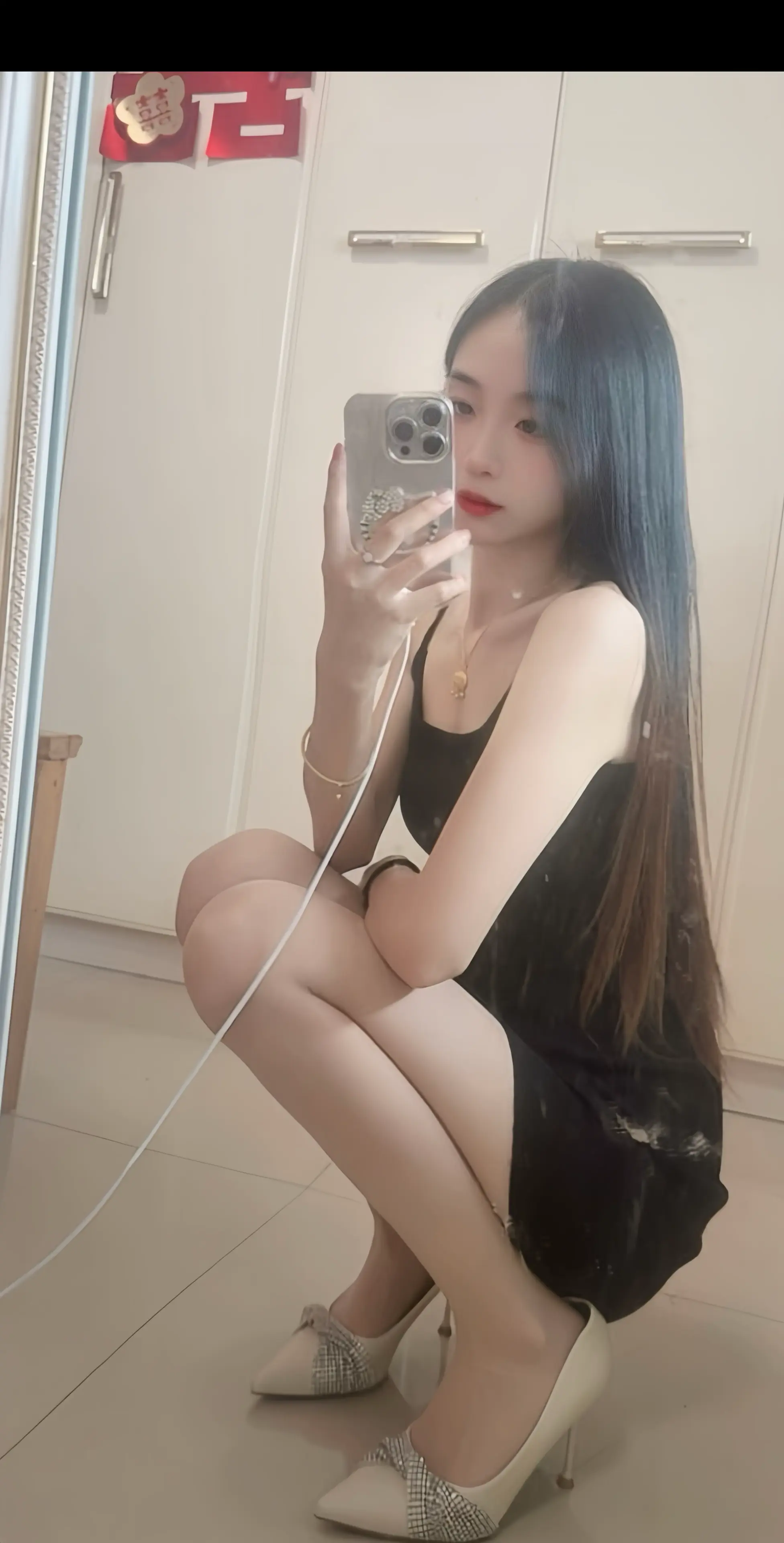 如果幸福很难，那就祝我们，自由，漂亮，又有钱