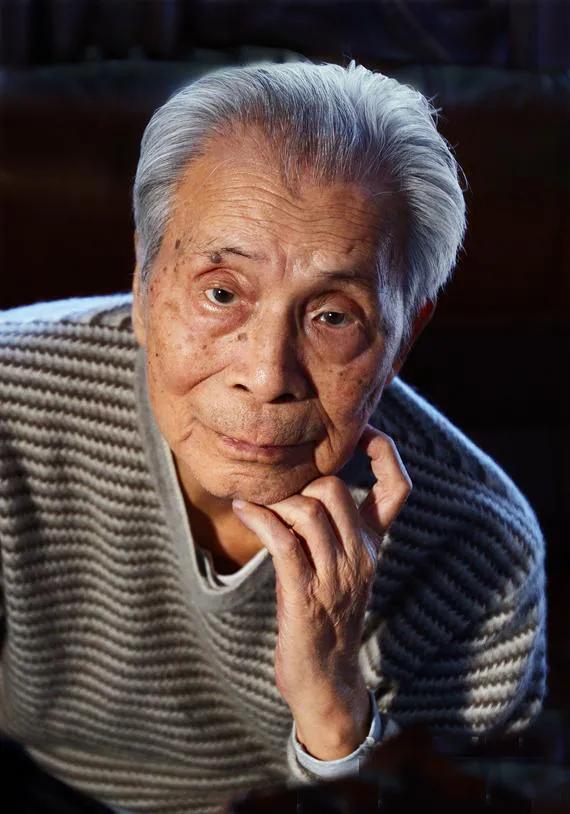 2010年6月25日23时57分，‌中国当代著名画家、美术教育家吴冠中‌因病医治