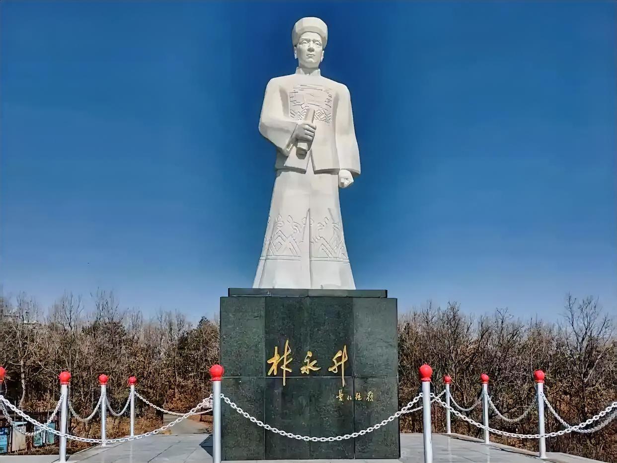 “舰虽亡，旗还在”，这6个大字刻在了今天中国船政文化博物城里面，指的是北洋水师“