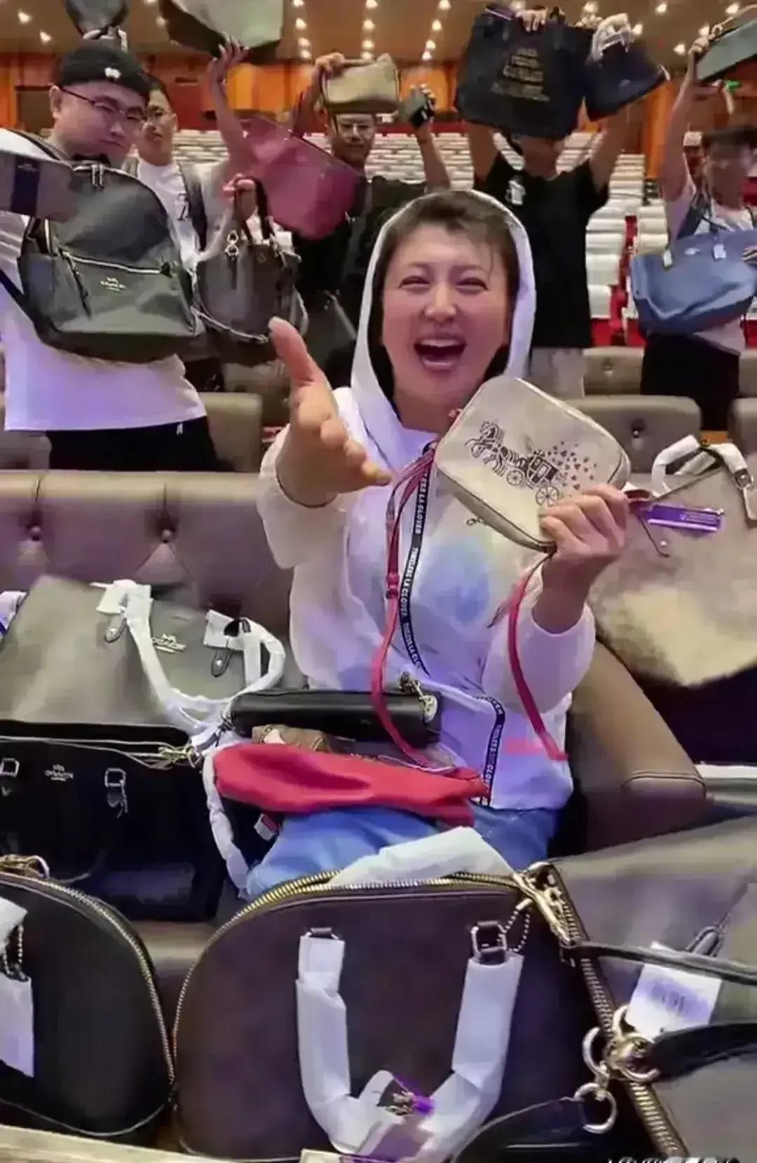 演员闫学晶一句