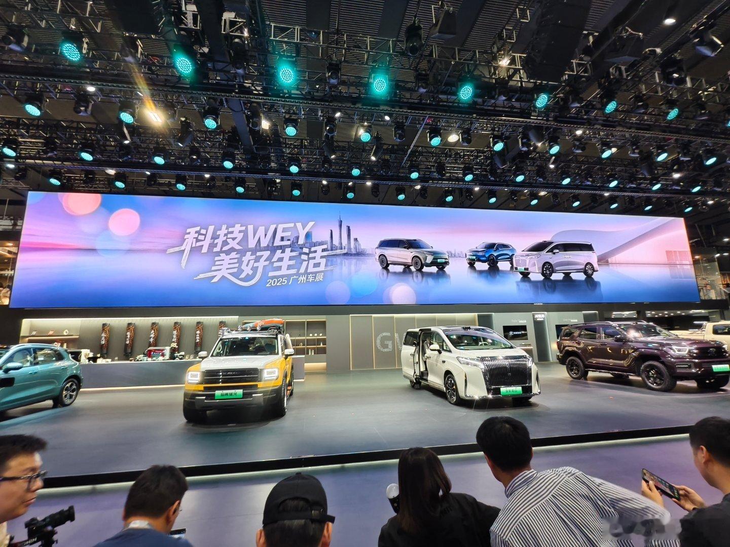 今天是 媒体日，魏牌主要公布了驾驶辅助方面的新动作，也就是长城VLA将会首搭在魏