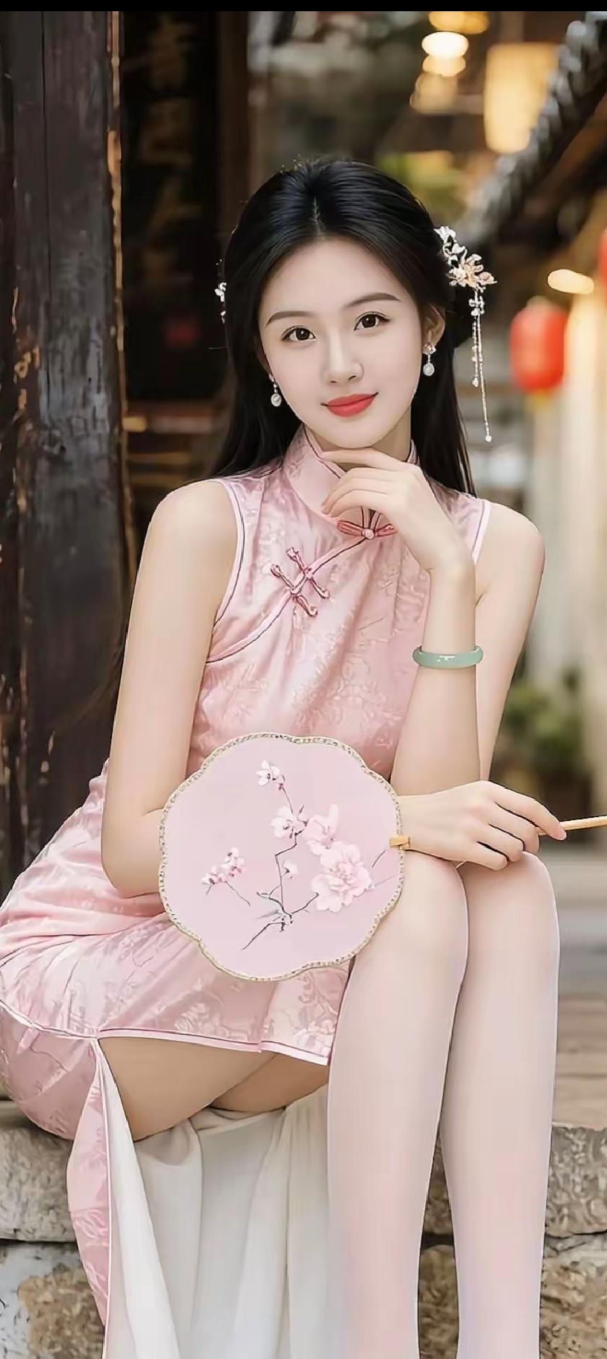 粉黛妆成春，花影映美人。